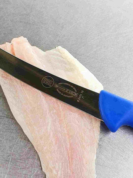 Нож мясника ErgoGrip 18 см, изогнутый, синий